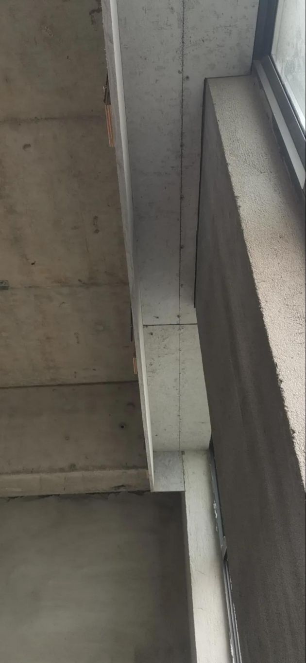 Low density grey silicon base board application - curtain box